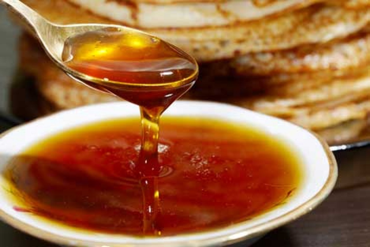 Медом бай. Мёд дягилевый. Мед из дягиля. Вкусный мед. Дягиль мед полезные.