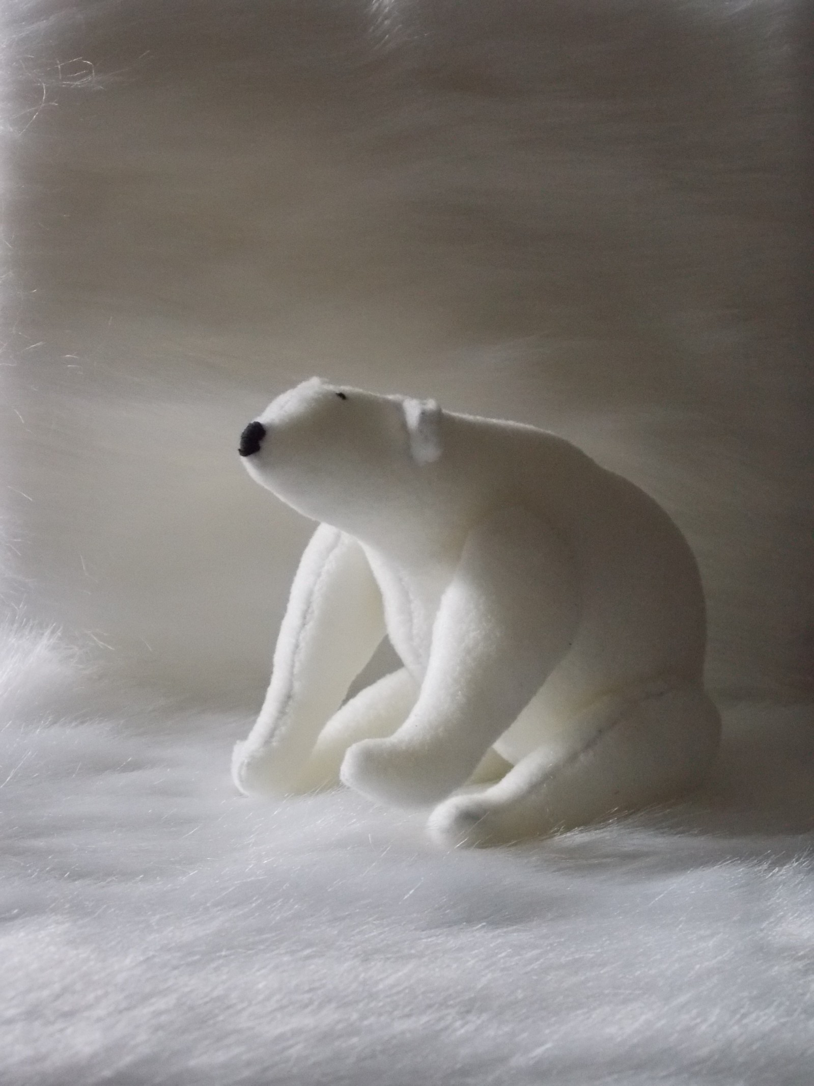 Текстильный белый медведь